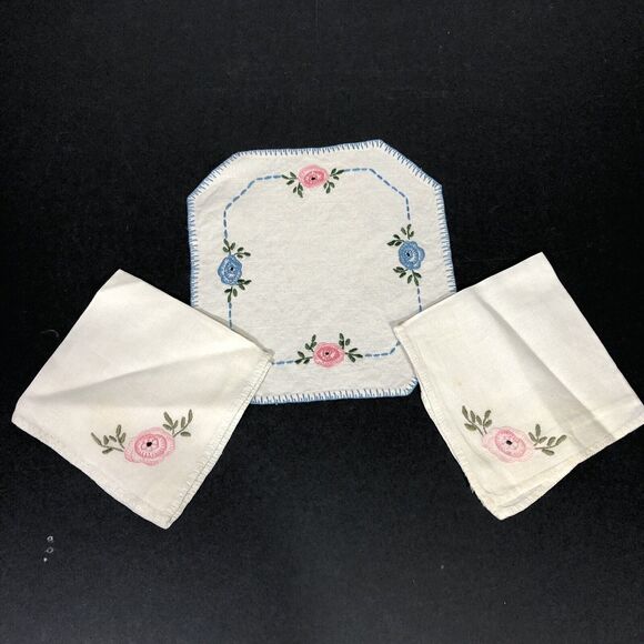 Vintage Small Table Topper Linens Blue and Pink Flowers Needlepoint Handmade 3pc - Picture 12 of 12